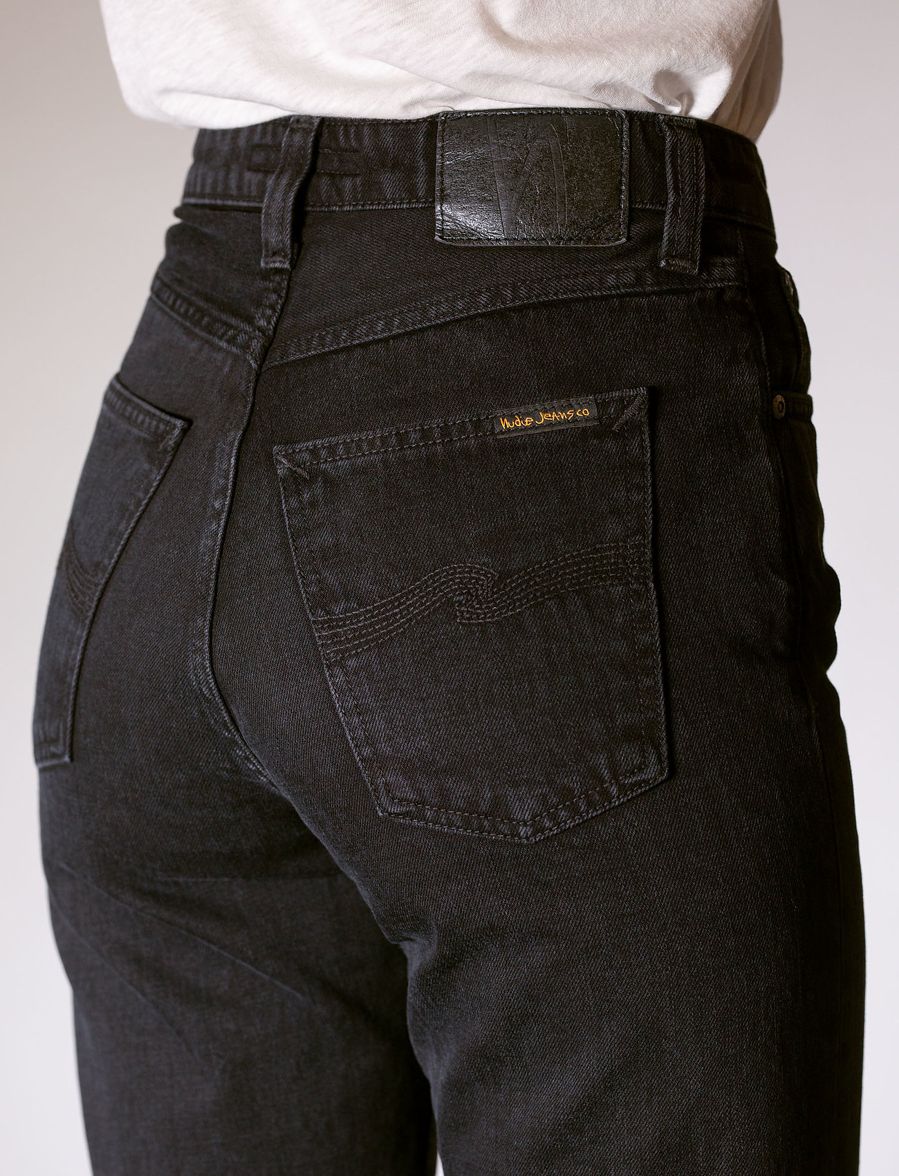 Nudie Jeans - Breezy Britt - straight jeans - black worn - 4
