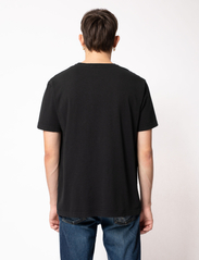 Nudie Jeans - Uno Everyday Tee Black - kortärmade t-shirts - black - 3