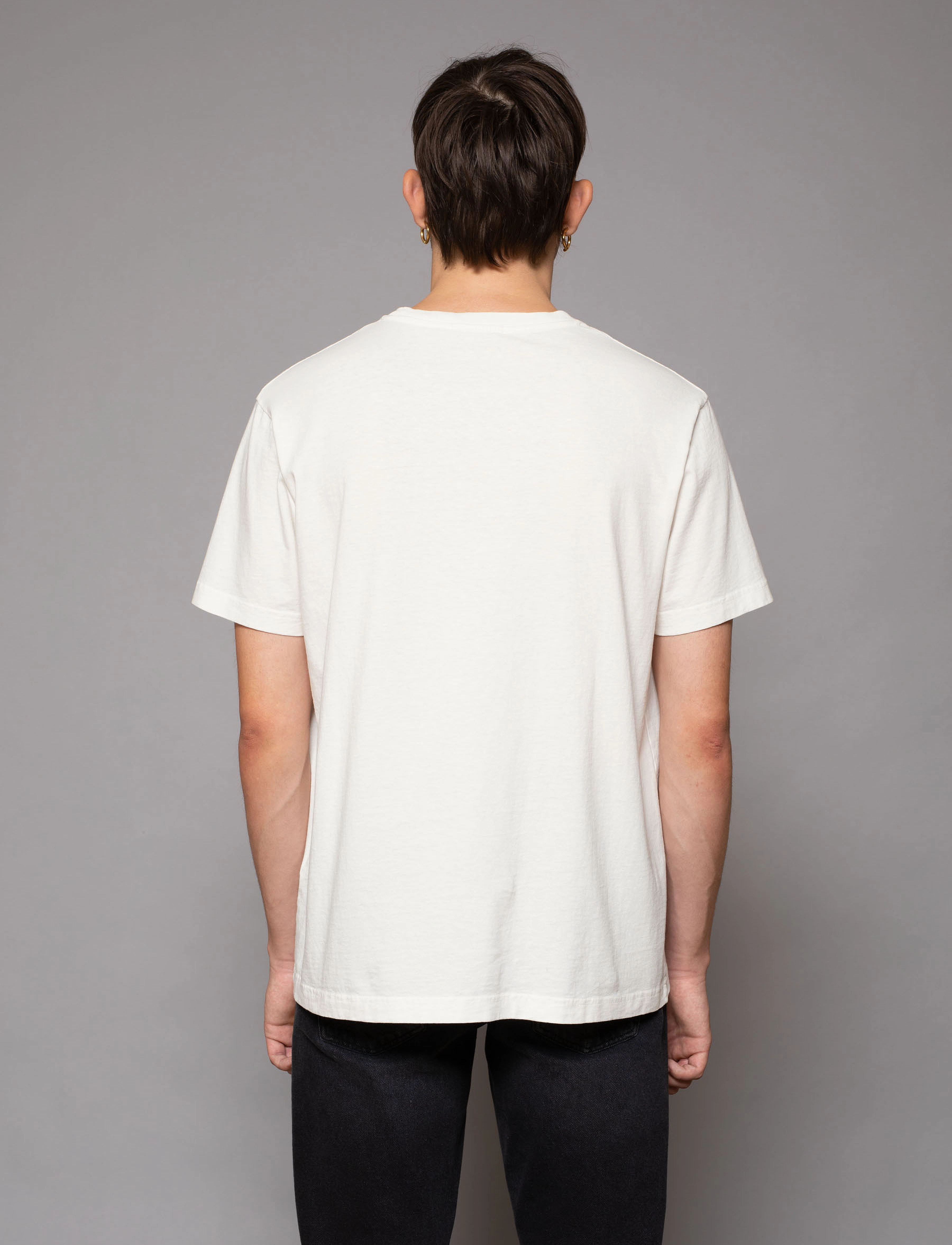 Nudie Jeans Uno Everyday Tee Chalk t-shirts - bas herr – bild 2