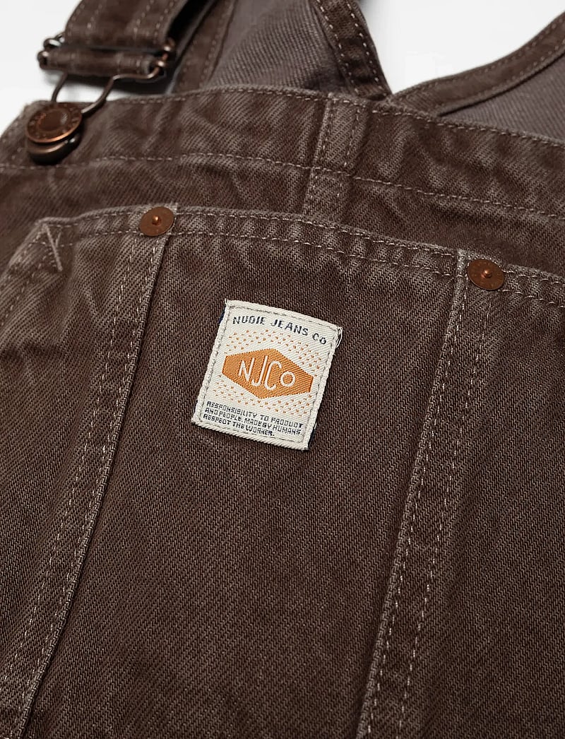 Nudie Jeans Inger Dungarees Dress Espresso Brown (NJC140904) - Short Dresses - Boozt.com Nudie Jeans Inger Dungarees Dress Espresso Brown (NJC140904) - Short Dresses - Boozt.com