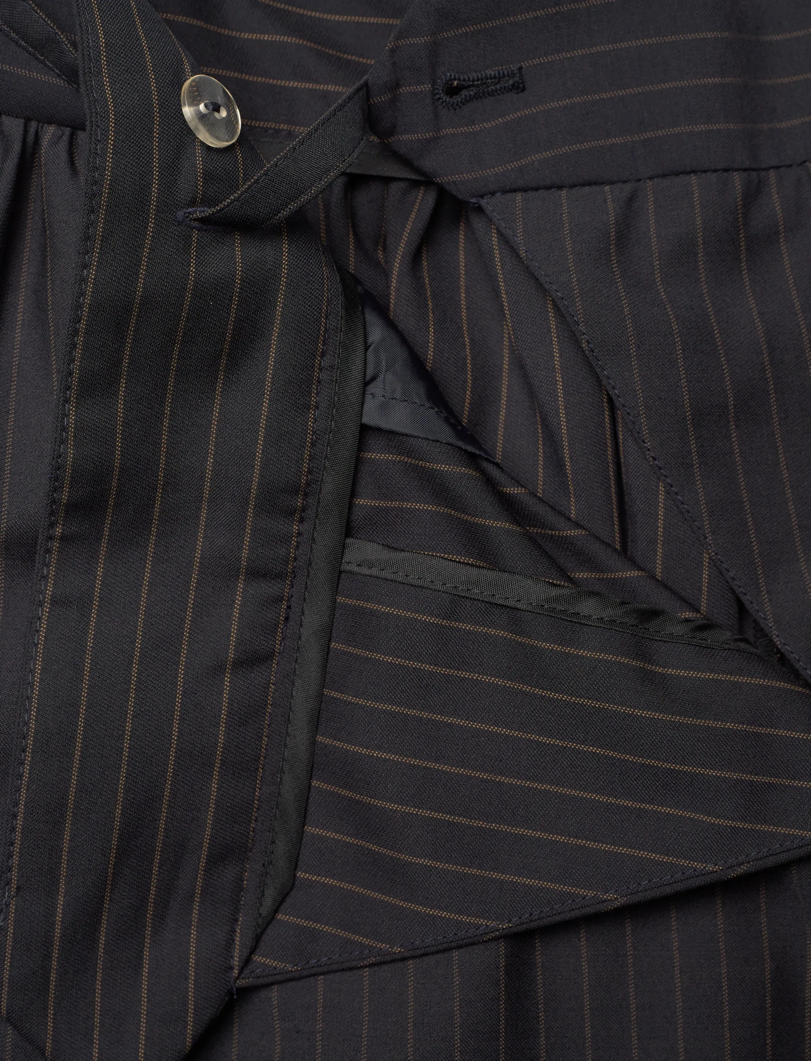 nué notes - Baltharzar Pant - straight leg hosen - 940 black caramel stripe - 2