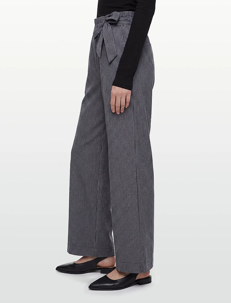 nué notes - Petare Pants - bukser med brede ben - 499 navy - 3