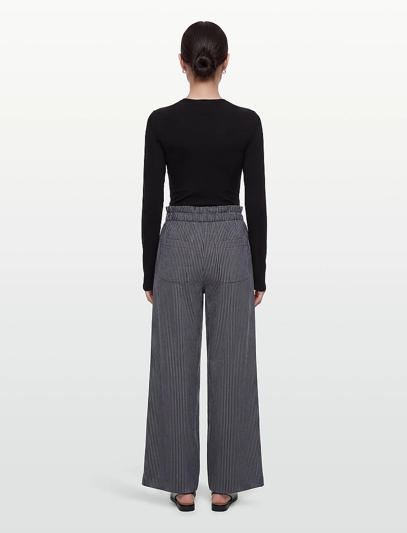 nué notes - Petare Pants - bukser med brede ben - 499 navy - 4