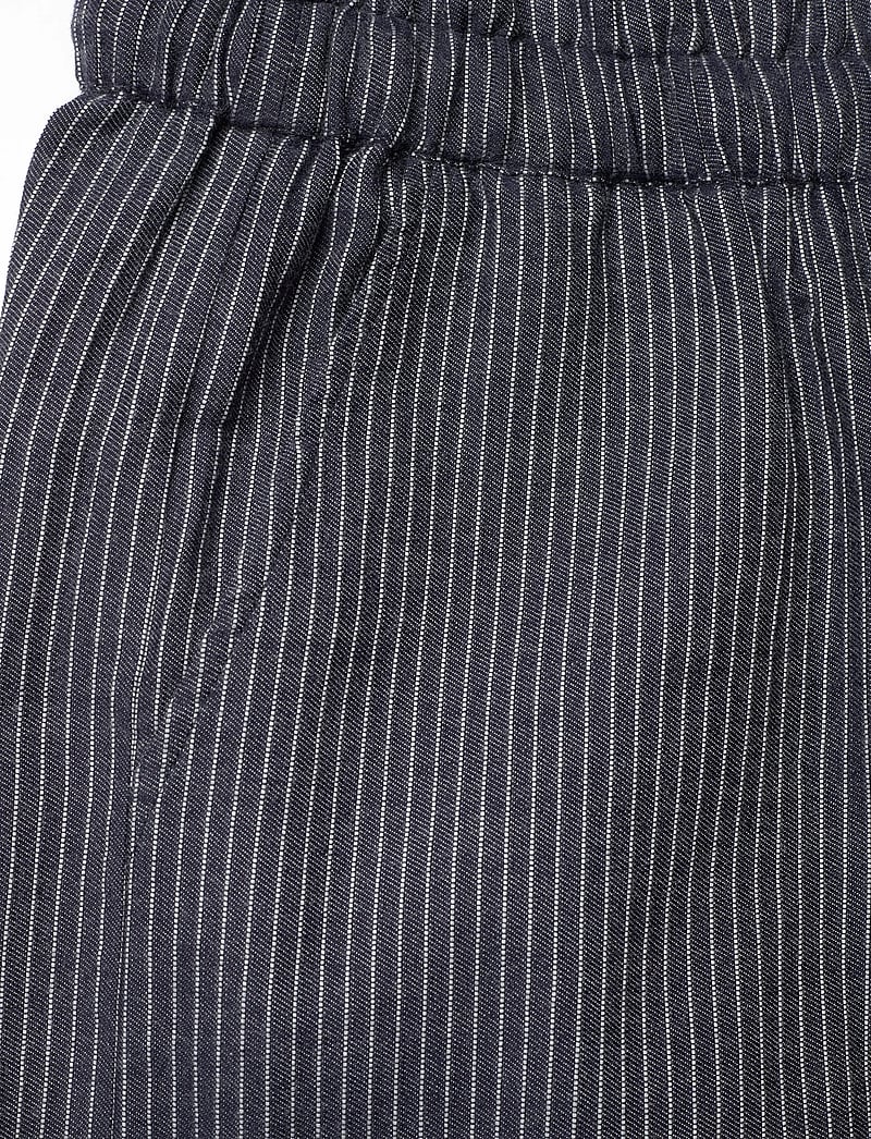 nué notes - Petare Pants - laia säärega püksid - 499 navy - 2