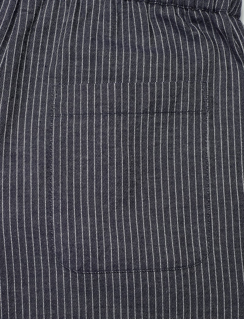 nué notes - Petare Pants - laia säärega püksid - 499 navy - 4