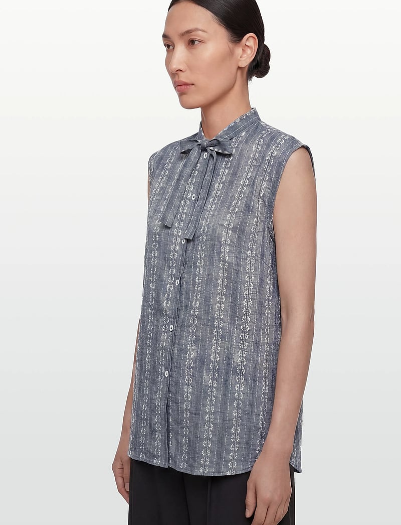 nué notes - Benicia Shirt - sleeveless blouses - 923 chambray stripe - 3