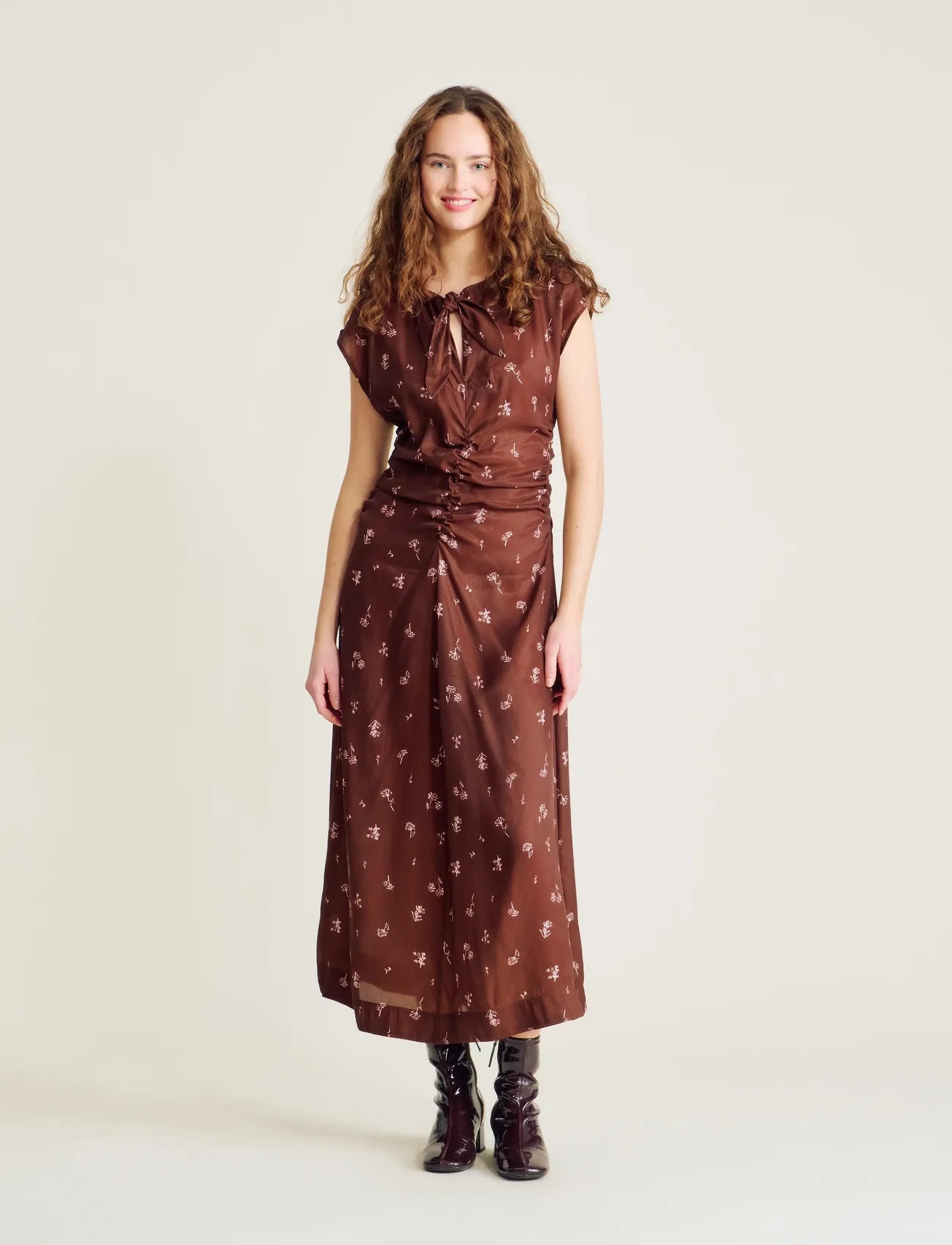 nué notes Juneau Dress - Midiklänningar - 769 POTTING SOIL FLORAL / brown