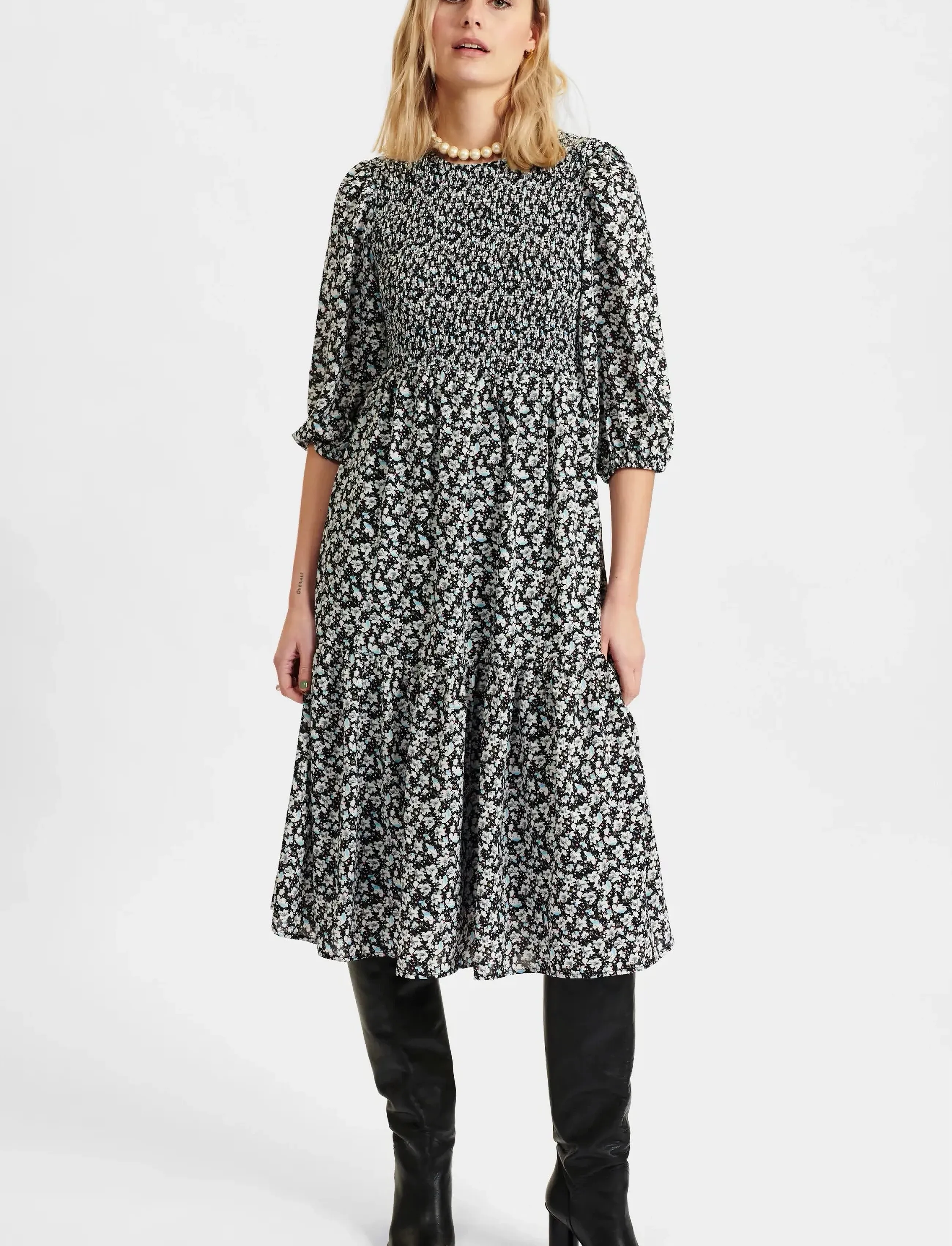 Nümph - NUCALTUMINE DRESS S/S - midi kjoler - caviar - 4