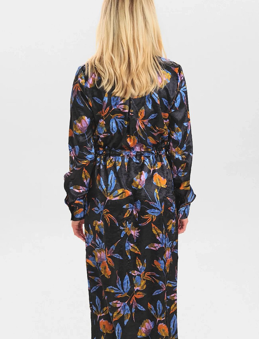 Nümph - NUKELBY DRESS - vidutinio ilgio suknelės - dark sapphire - 3