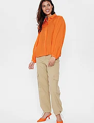 Nümph - NUREGITSE SHIRT - long-sleeved blouses - red orange - 4
