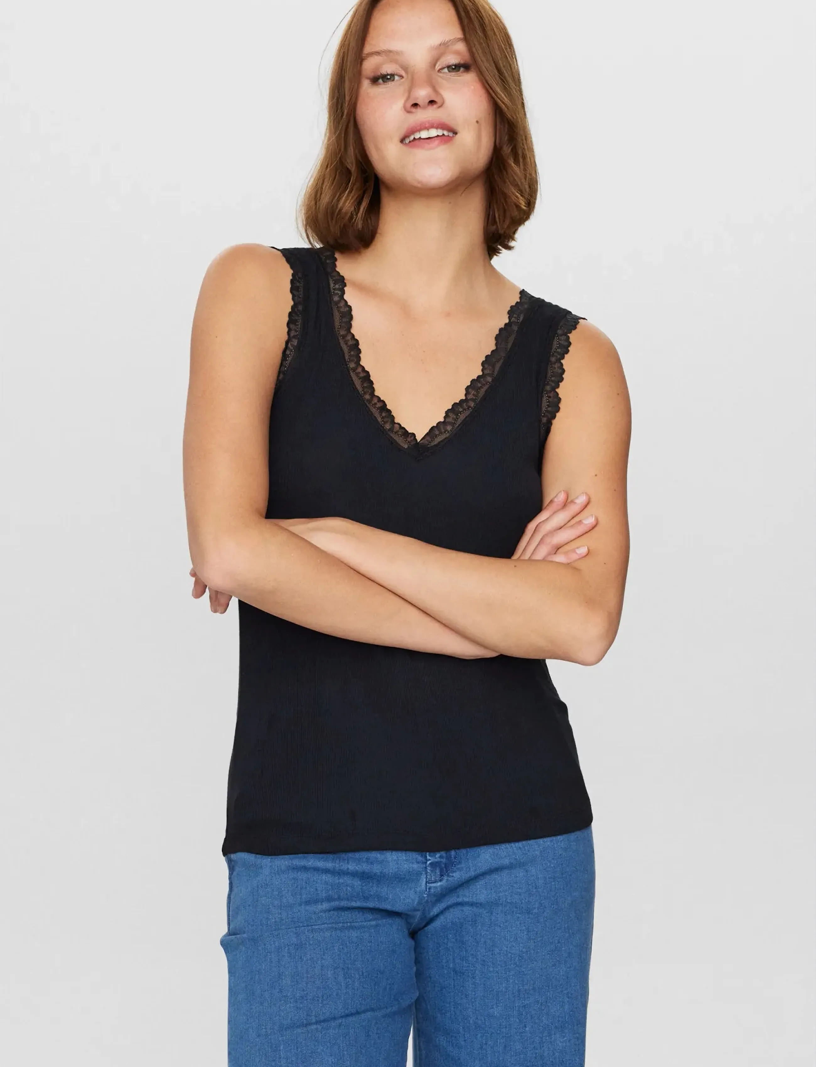 Nümph - NUBOWIE LACE TOP - Ärmellose tops - caviar - 2