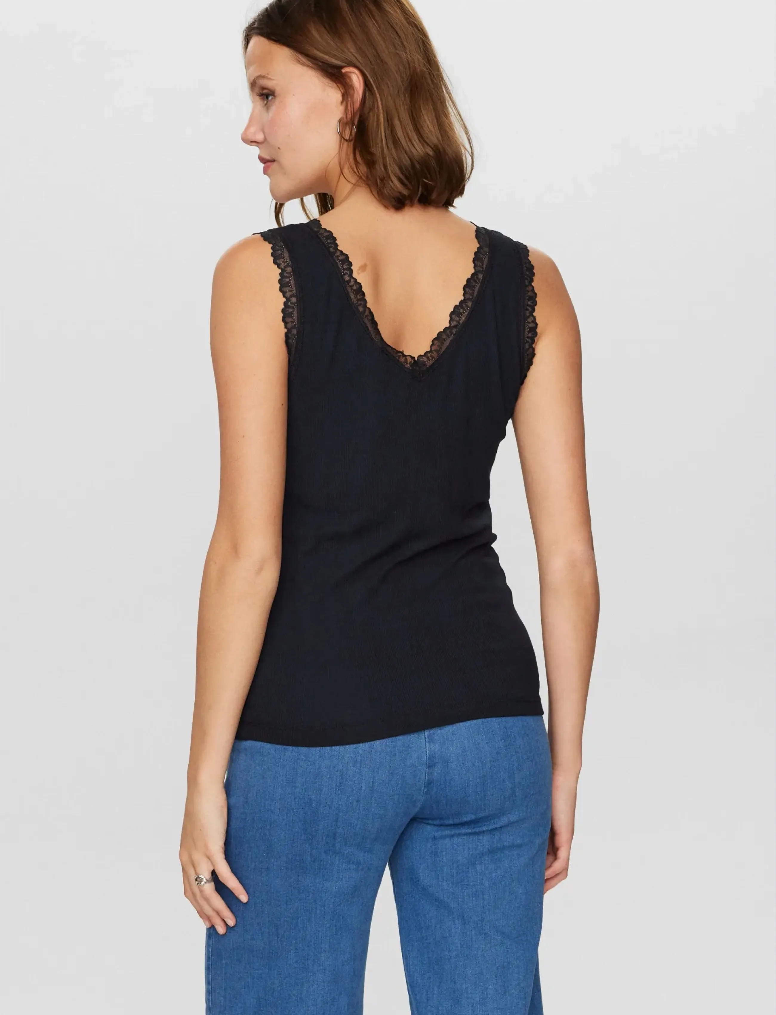 Nümph - NUBOWIE LACE TOP - Ärmellose tops - caviar - 3
