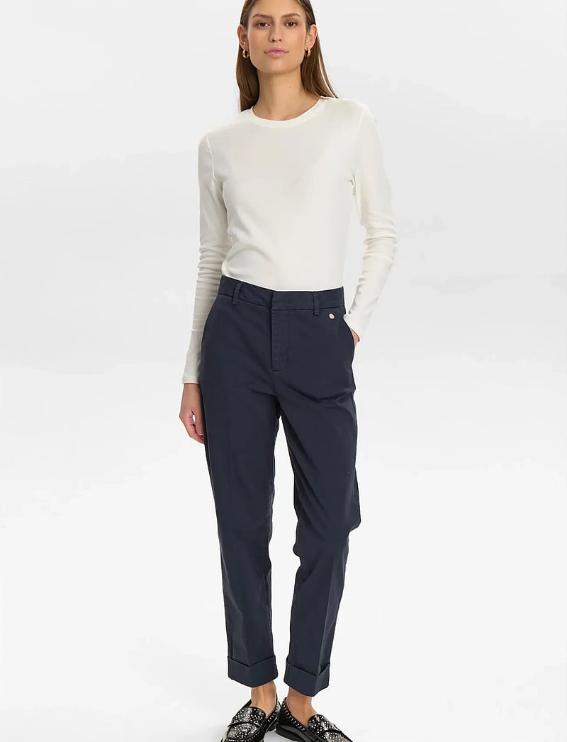 Nümph - NUREGITZA PANTS - chinos - dark sapphire - 4