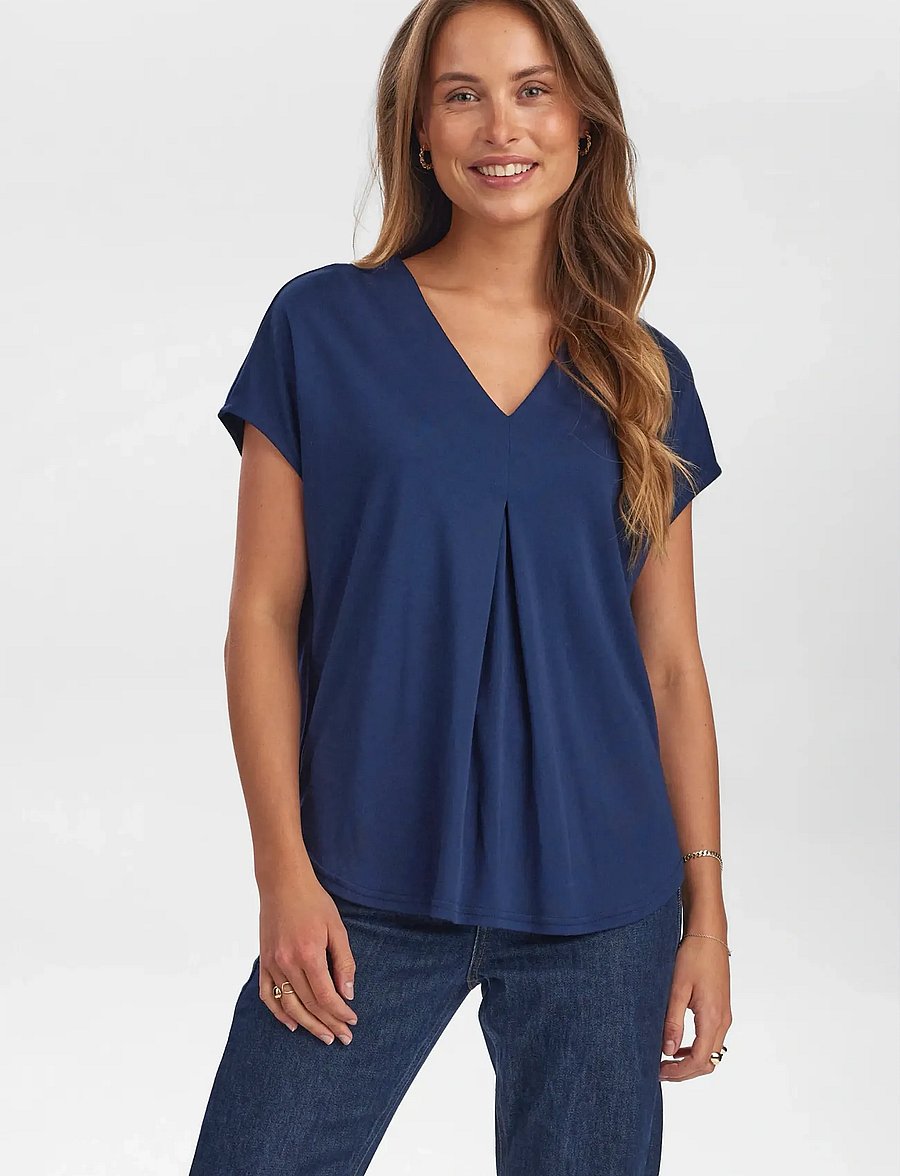 Nümph - NUTILIA SS BLOUSE - kortärmade blusar - dark sapphire - 2