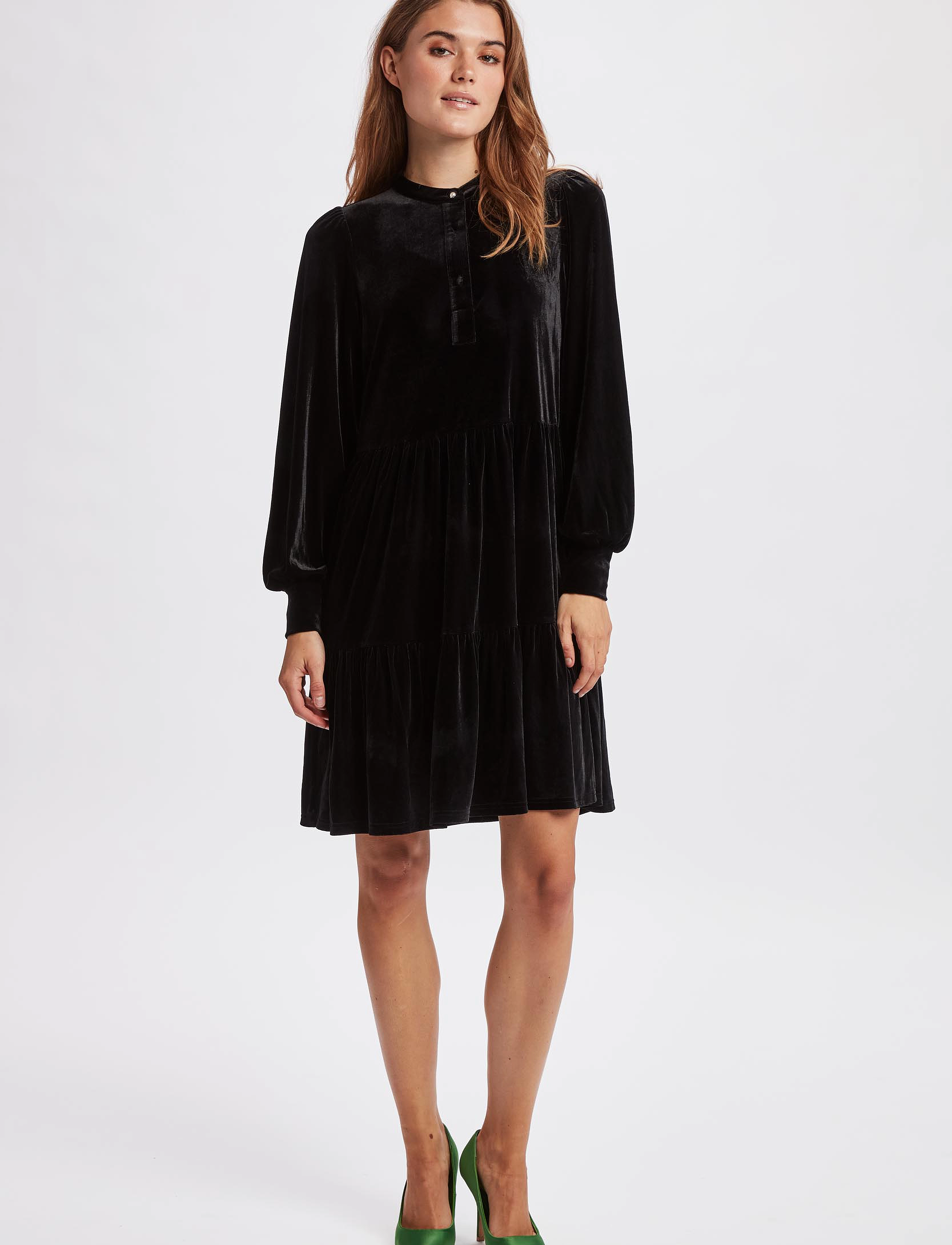 Nümph - NUVEDA DRESS - kurze kleider - caviar - 4