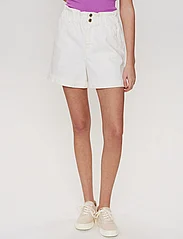 Nümph - NULULU SHORTS - casual shorts - bright white - 2