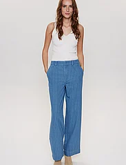 Nümph - NUENITTA PANTS - wide leg trousers - medium blue denim - 4
