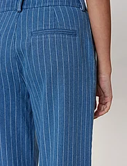 Nümph - NUENITTA PANTS - bikses ar platām starām - medium blue denim - 5