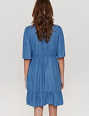 Nümph - NUMIO DRESS - summer dresses - light blue denim - 3