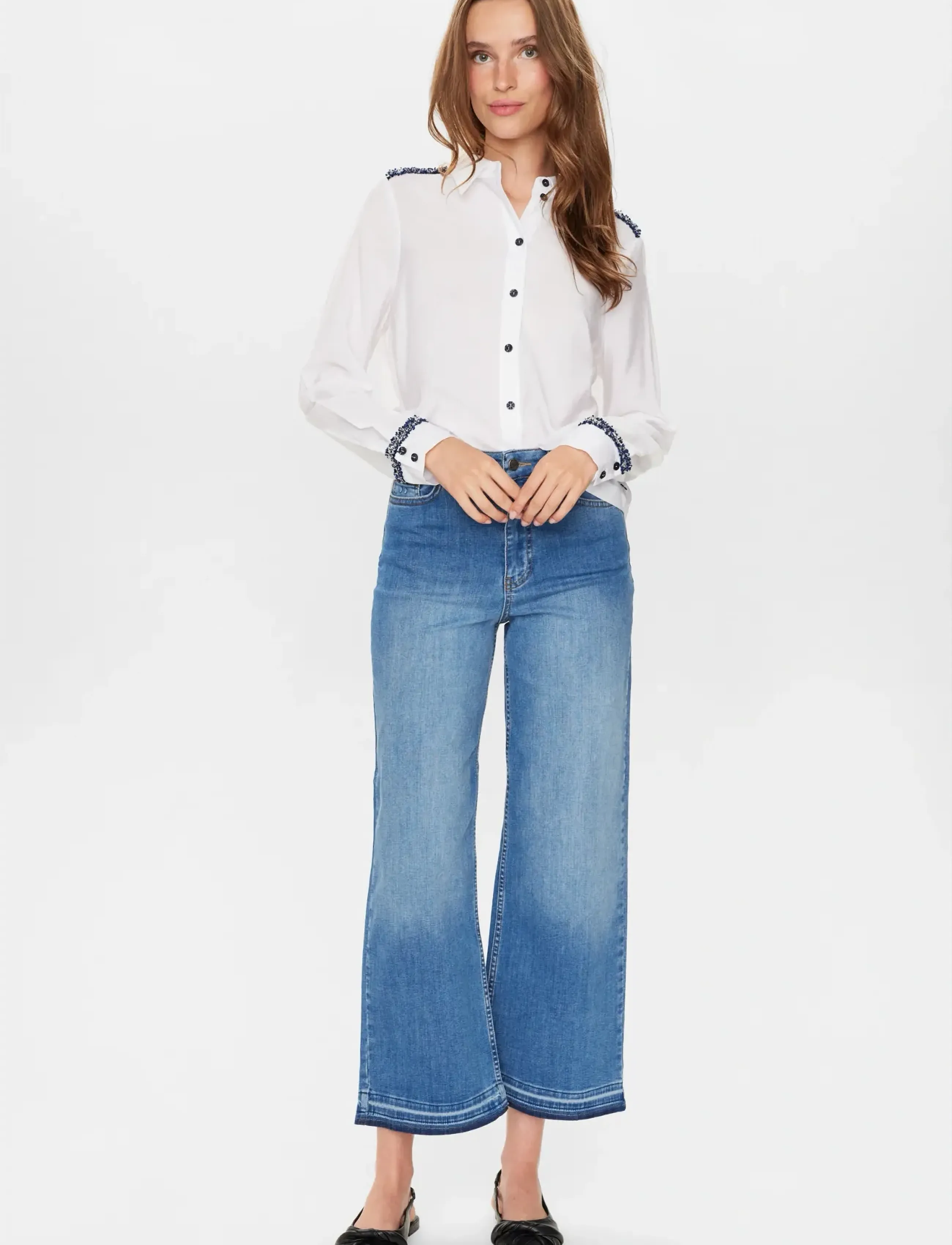 Nümph - NUPARIS JEANS TREND CROP- MID BLUE - schlaghosen - medium blue denim - 4