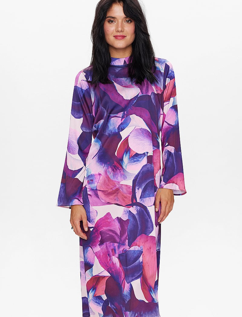 Nümph - NUISOBELL DRESS - midi kjoler - violet ice - 0