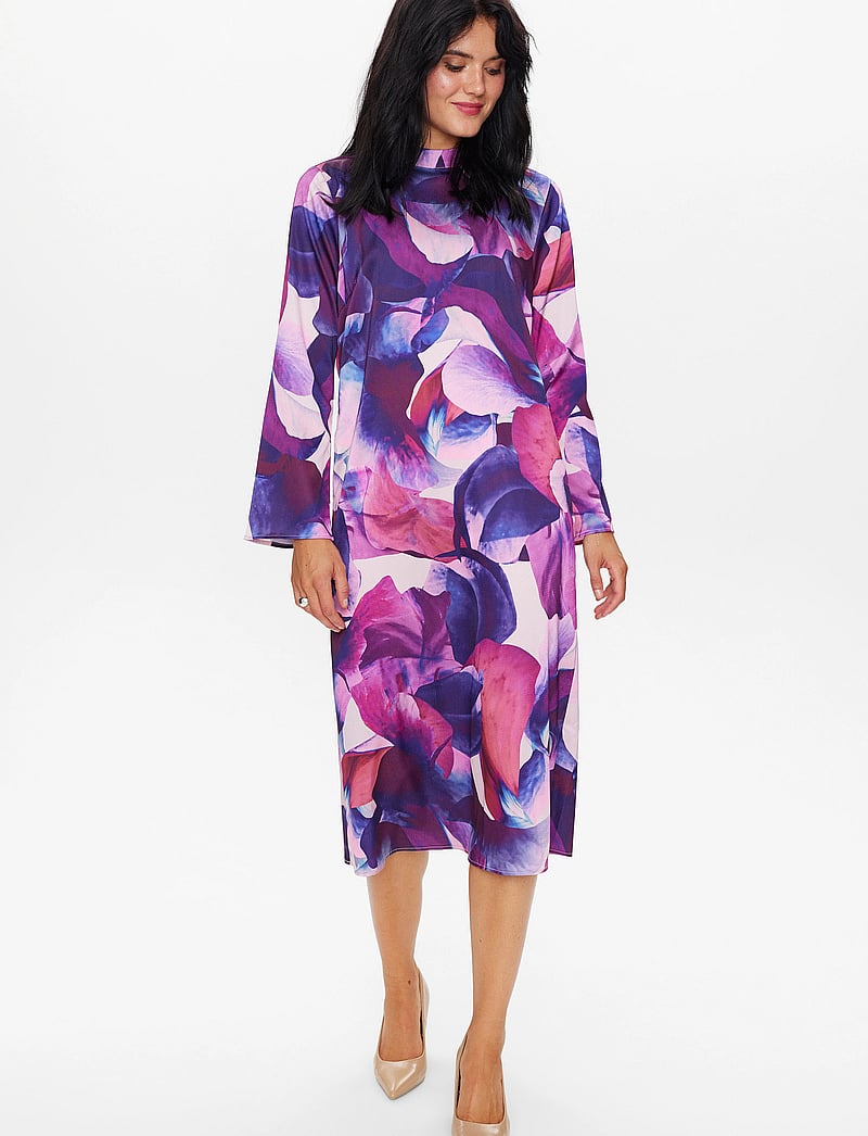 Nümph - NUISOBELL DRESS - midi kjoler - violet ice - 4