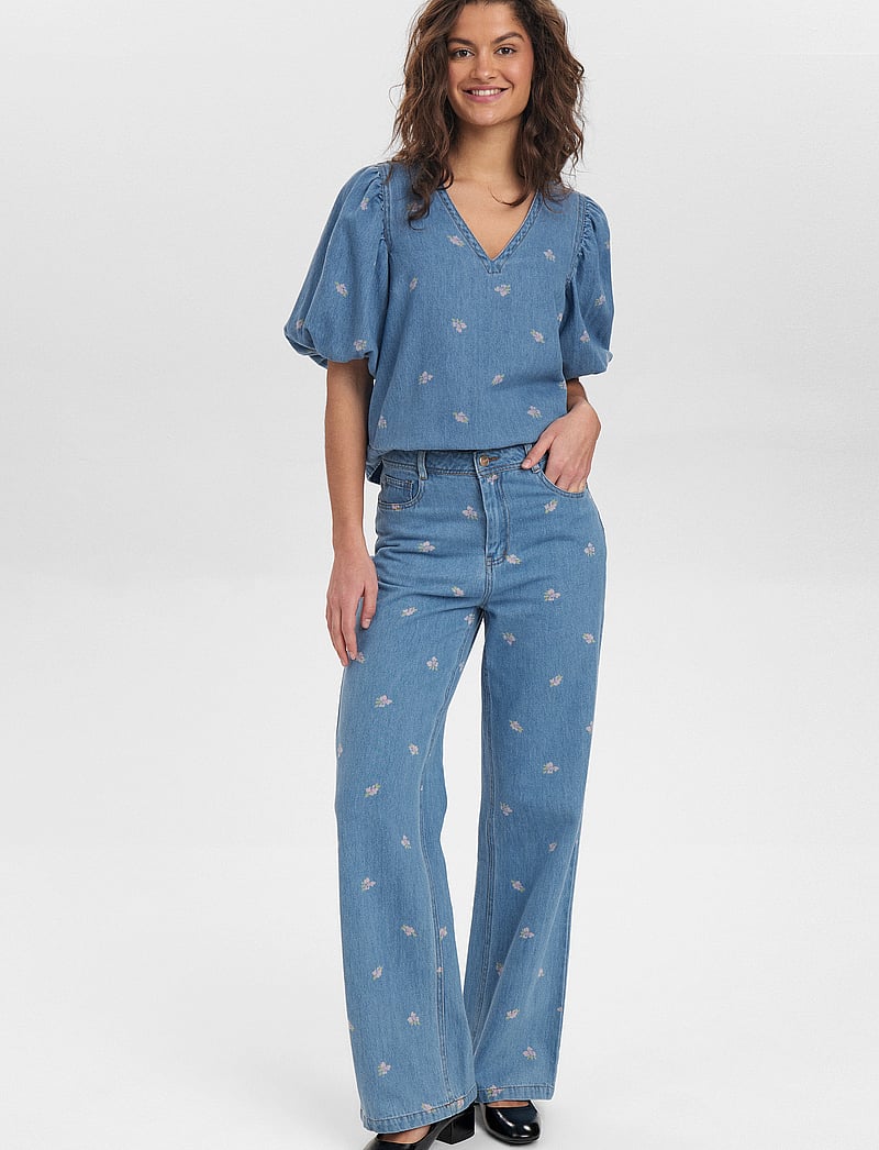 Nümph - NUIBIZA JEANS - straight jeans - medium blue denim - 4