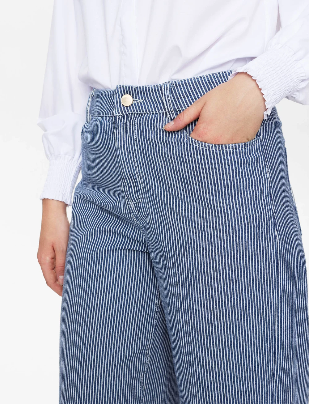 Nümph - NUERINA PANTS - wide leg jeans - dark sapphire - 5