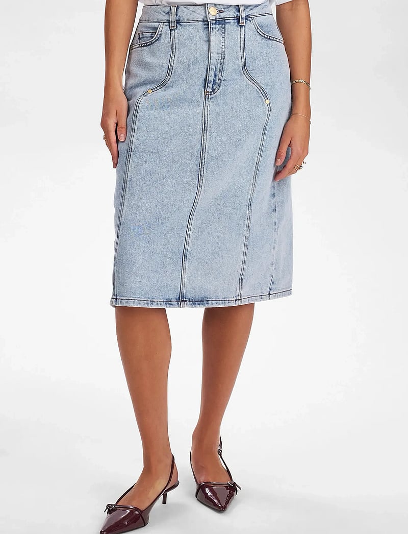 Nümph - NUTORONTO MIDI SKIRT - teksaseelikud - light blue denim - 0