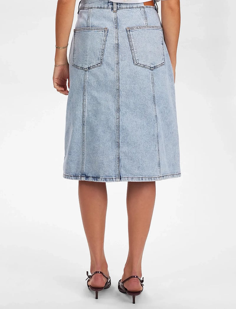 Nümph - NUTORONTO MIDI SKIRT - teksaseelikud - light blue denim - 3