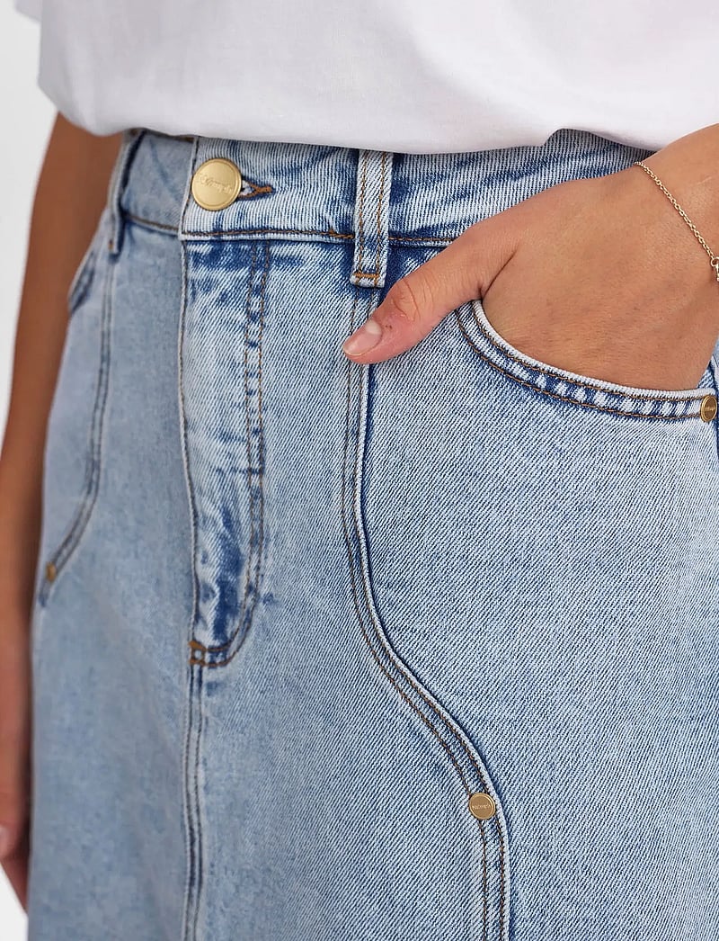 Nümph - NUTORONTO MIDI SKIRT - teksaseelikud - light blue denim - 5