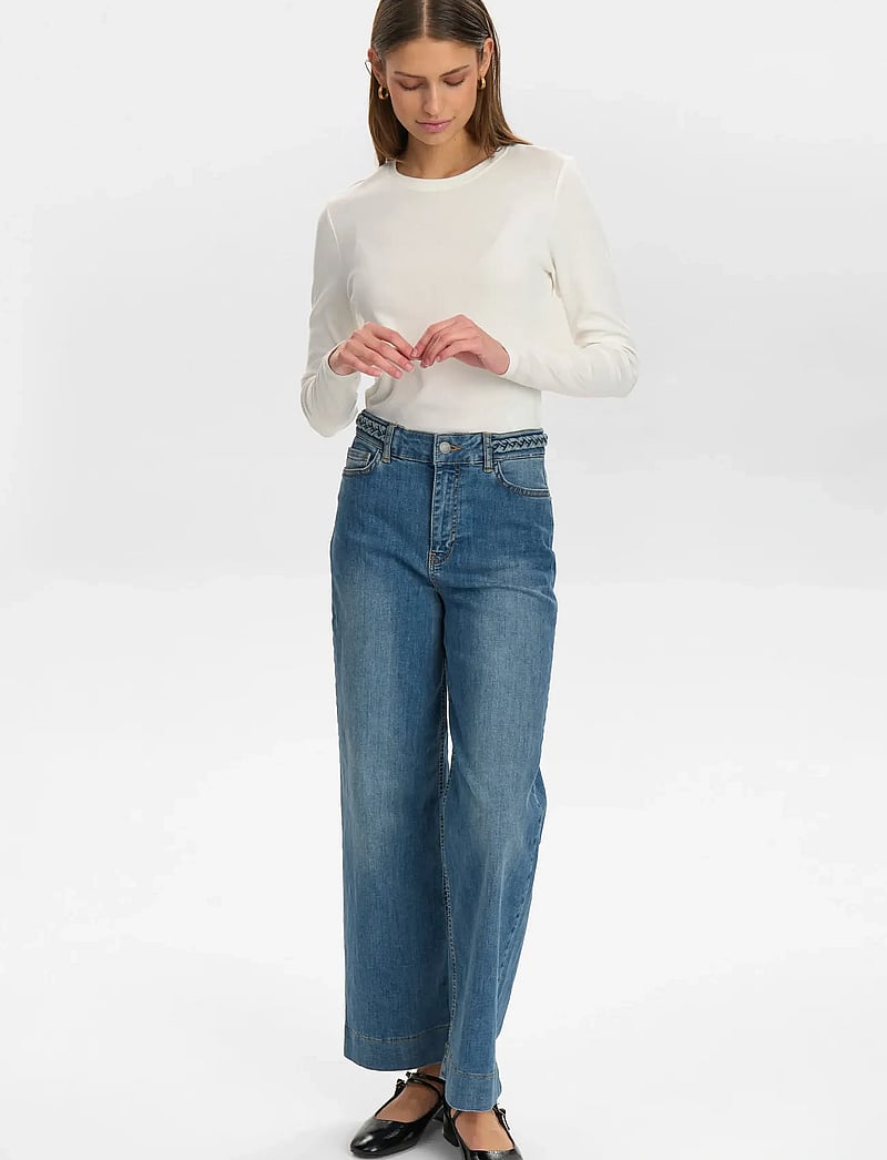Nümph - NUPARIS CROPPED JEANS - laia säärega teksad - light denim blue 2 - 4