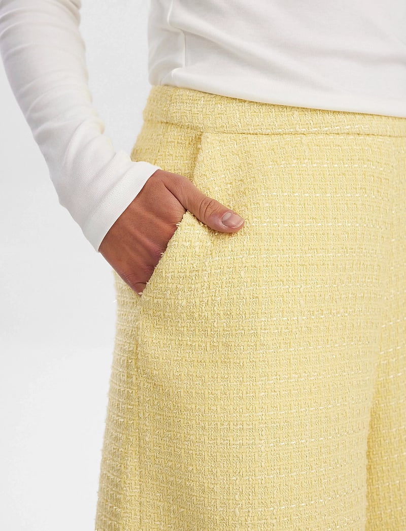 Nümph - NUINDIA SHORTS - casual shorts - golden haze - 5