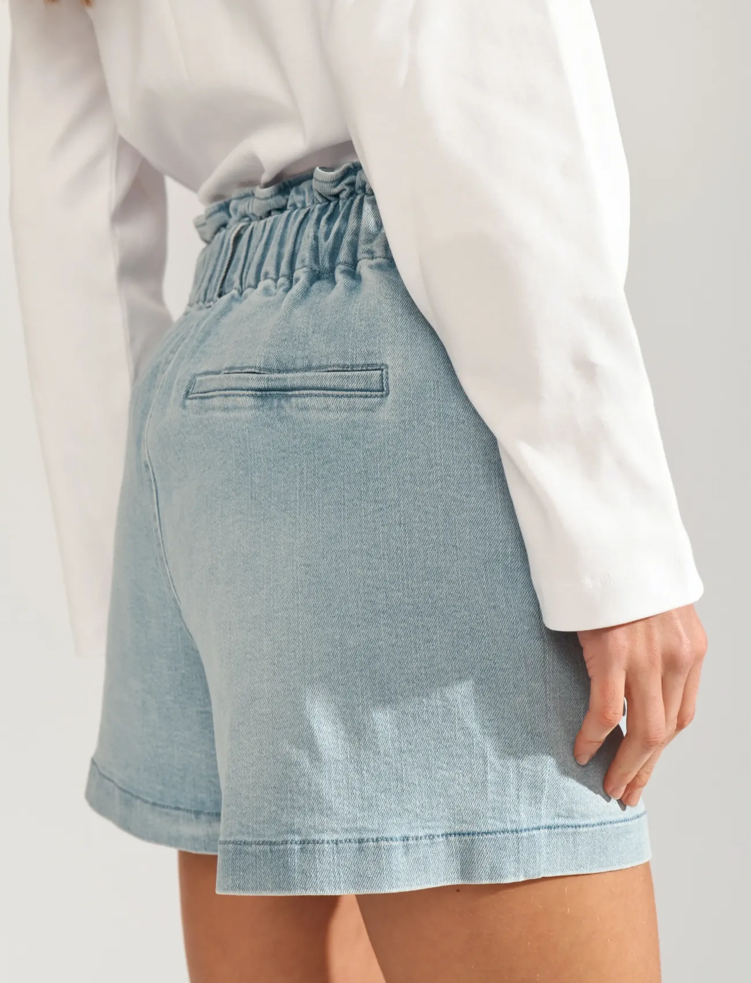Nümph - NULULU DENIM SHORTS - džinsa šorti - light blue denim - 5