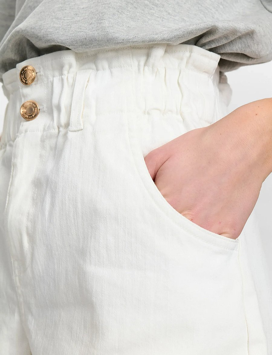 Nümph - NULULU SHORTS - freizeitshorts - bright white - 5
