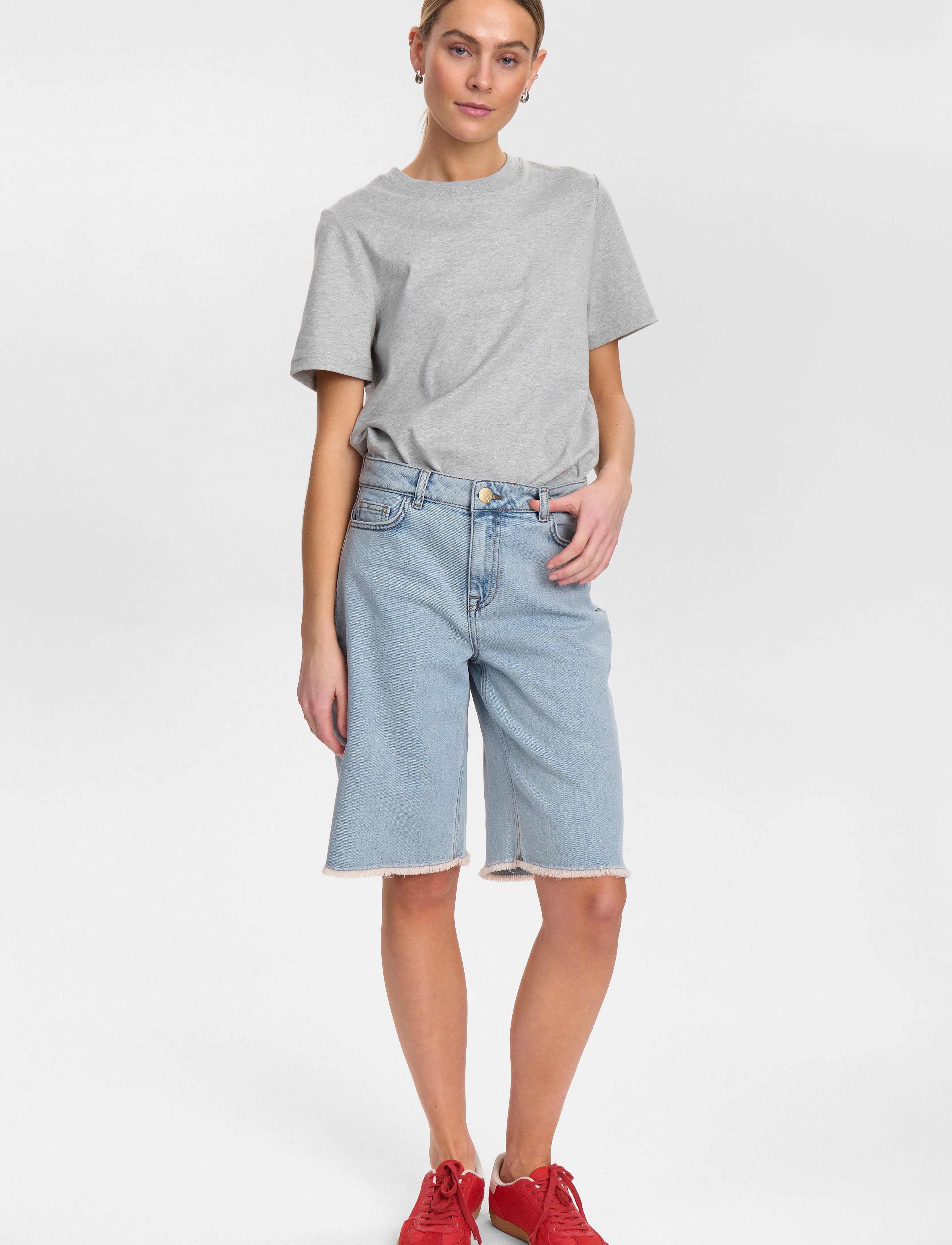 Nümph - NUTORONTO SHORTS - shortsit - light blue denim - 4
