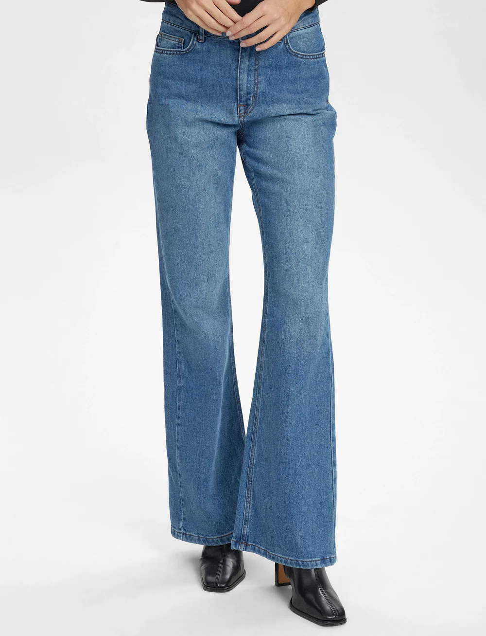 Nümph - NULONDON JEANS LONG - džinsi ar zvanveida galiem - med. blue washed denim - 0