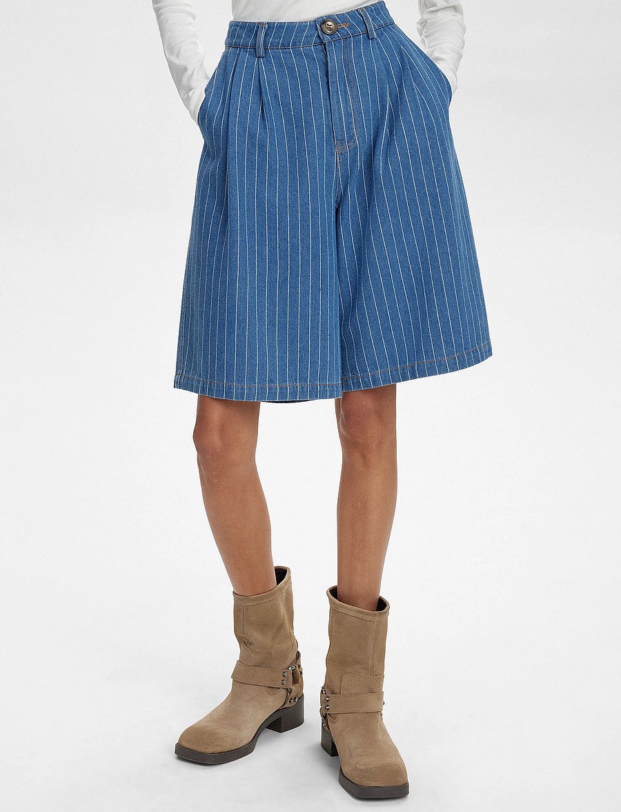 Nümph - NULUCIE SHORTS - jeansshorts - dark blue denim - 2