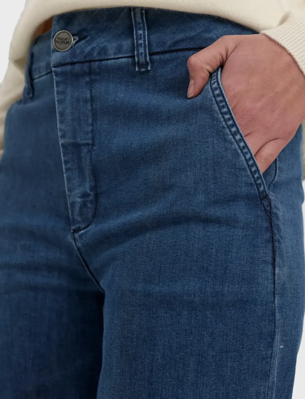 Nümph - NUAMBER PANTS SHORT - straight jeans - medium blue denim - 4