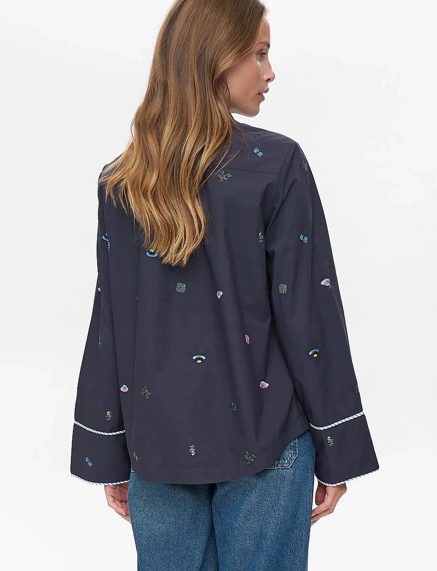 Nümph - NUCHIRO BOXY SHIRT - long-sleeved shirts - dark sapphire - 4