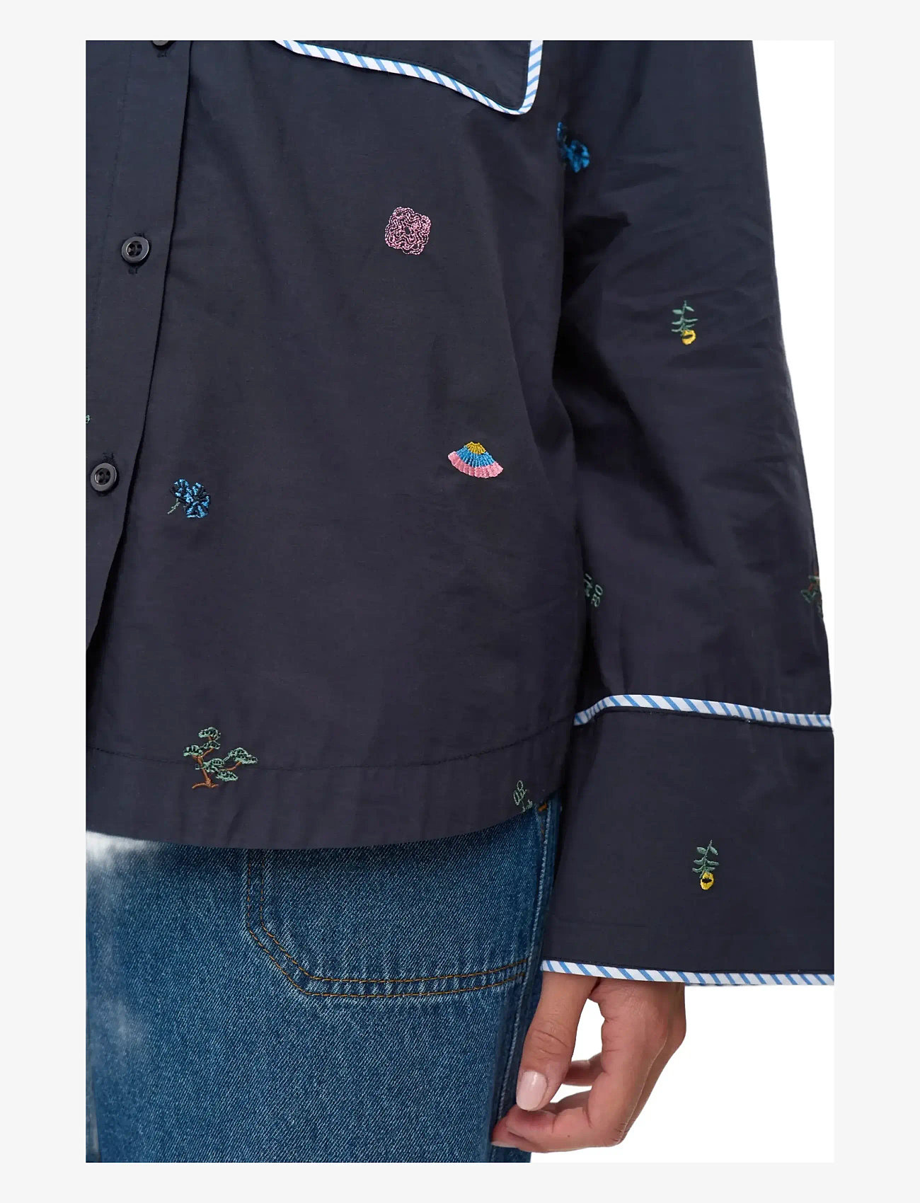 Nümph - NUCHIRO BOXY SHIRT - pikkade varrukatega särgid - dark sapphire - 3