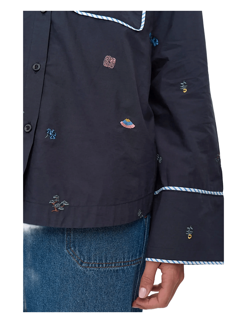 Nümph - NUCHIRO BOXY SHIRT - pikkade varrukatega särgid - dark sapphire - 3