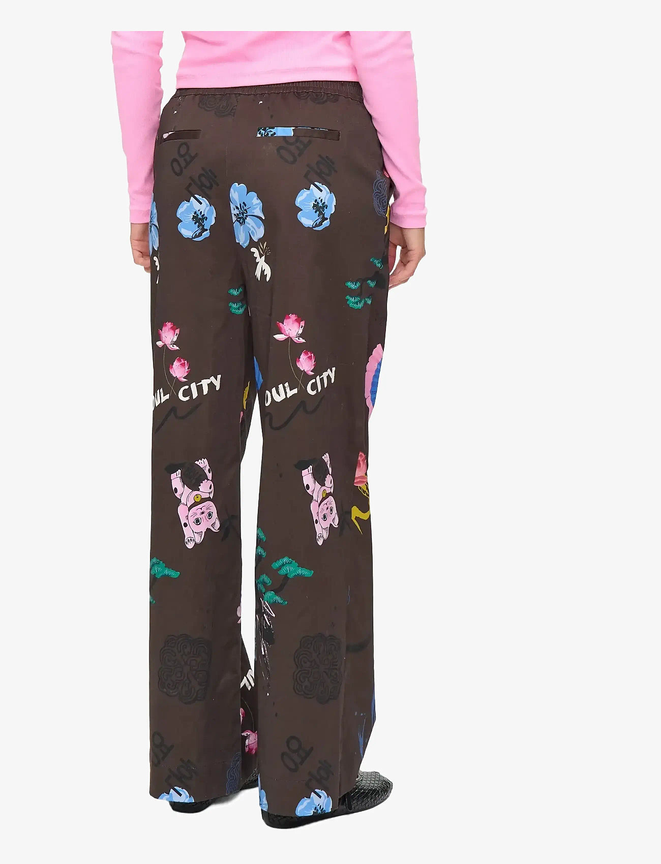 Nümph - NUMARKI PANTS - hosen mit weitem bein - black coffee - 1