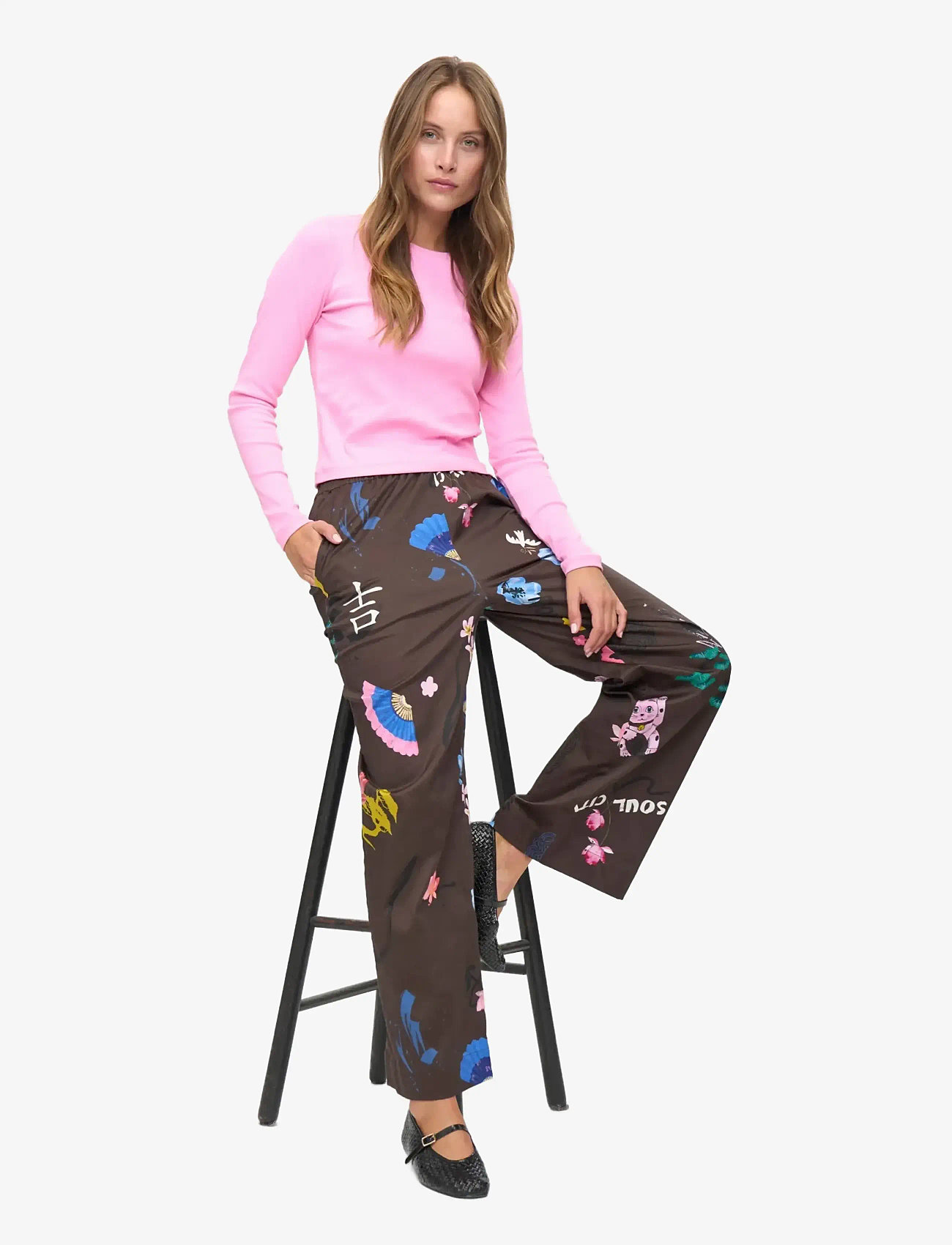 Nümph - NUMARKI PANTS - hosen mit weitem bein - black coffee - 3