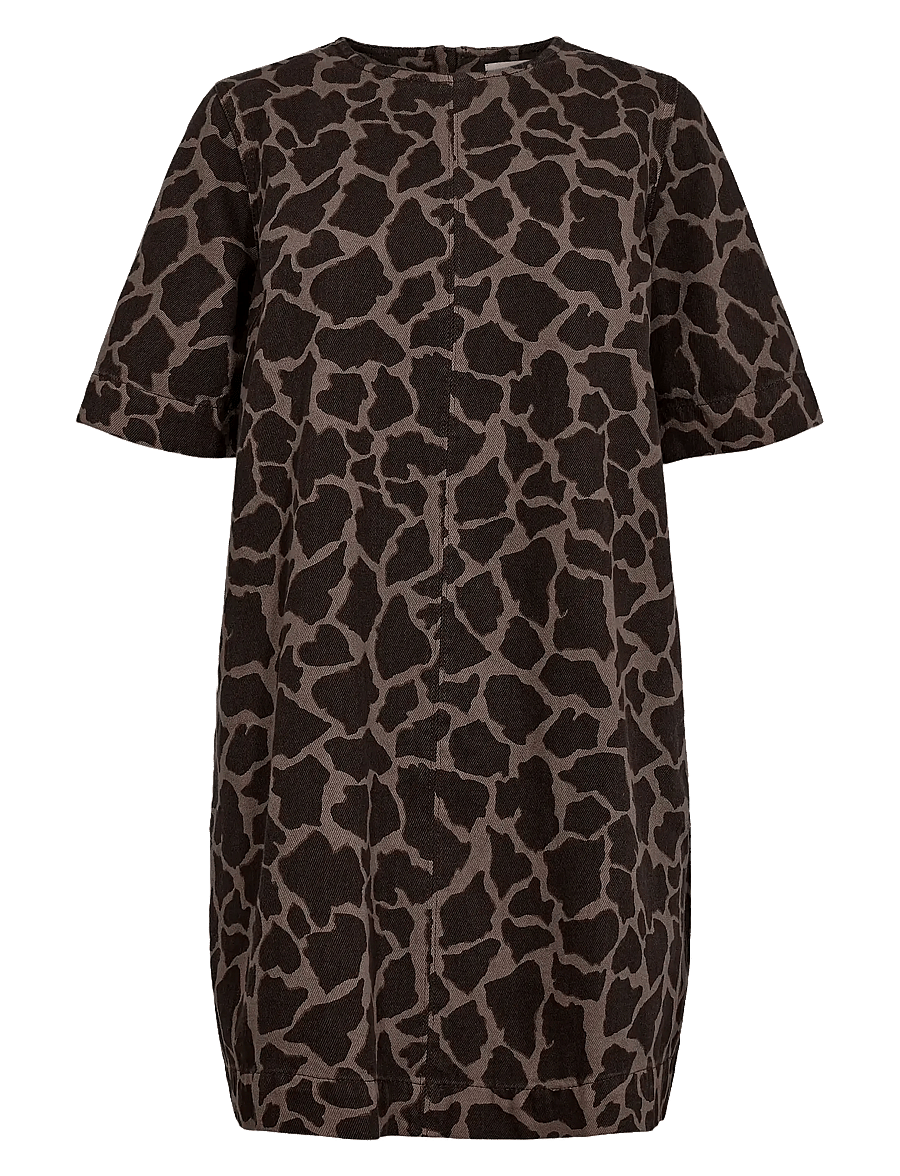 Nümph - NUHARU DRESS - t-shirtklänningar - black coffee - 1