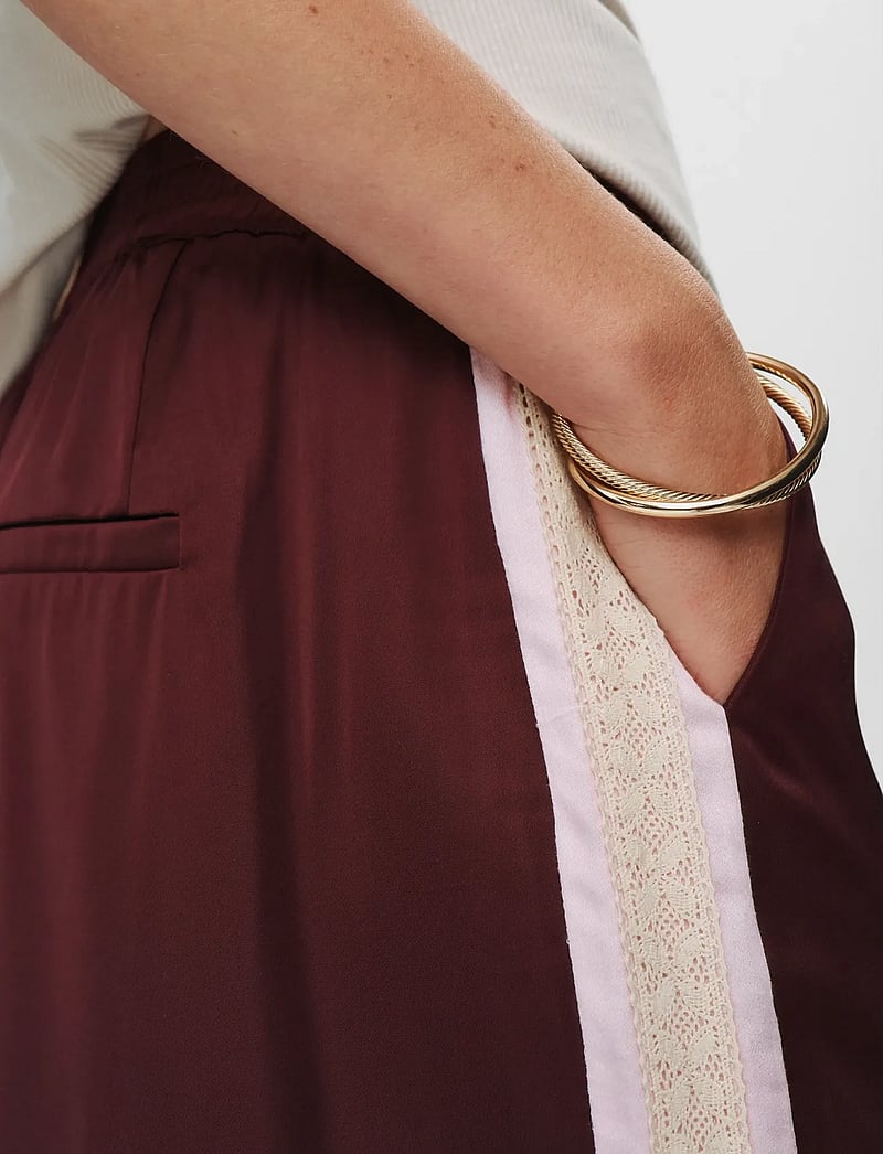 Nümph - NUSANTINA PANTS - hosen mit weitem bein - winetasting - 5