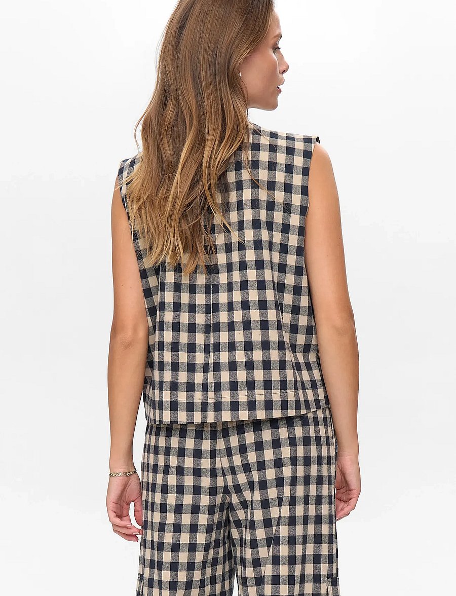Nümph - NUCHIKKA WAISTCOAT - waistcoats - dark sapphire - 3