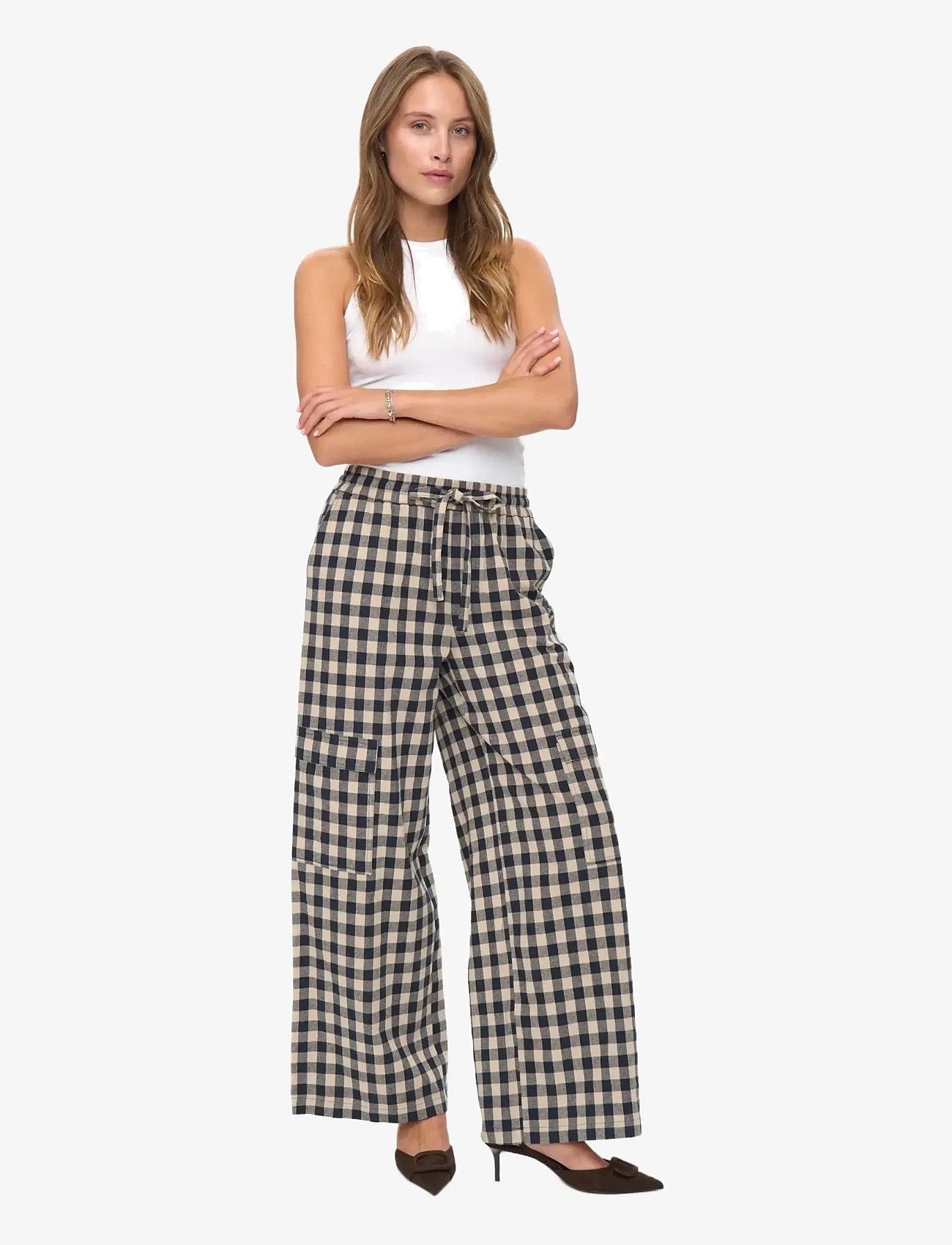 Nümph - NUCHIKKA PANTS - cargobyxor - dark sapphire - 3