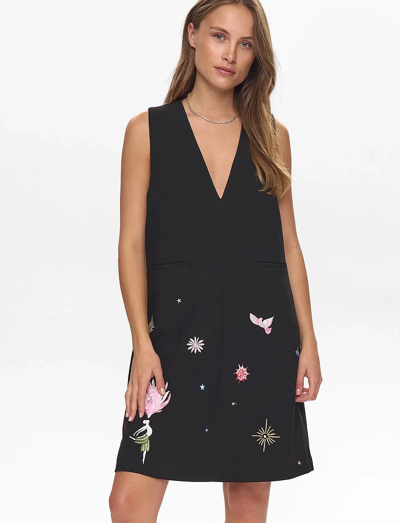 Nümph - NUALMUT DRESS - kurze kleider - caviar - 0