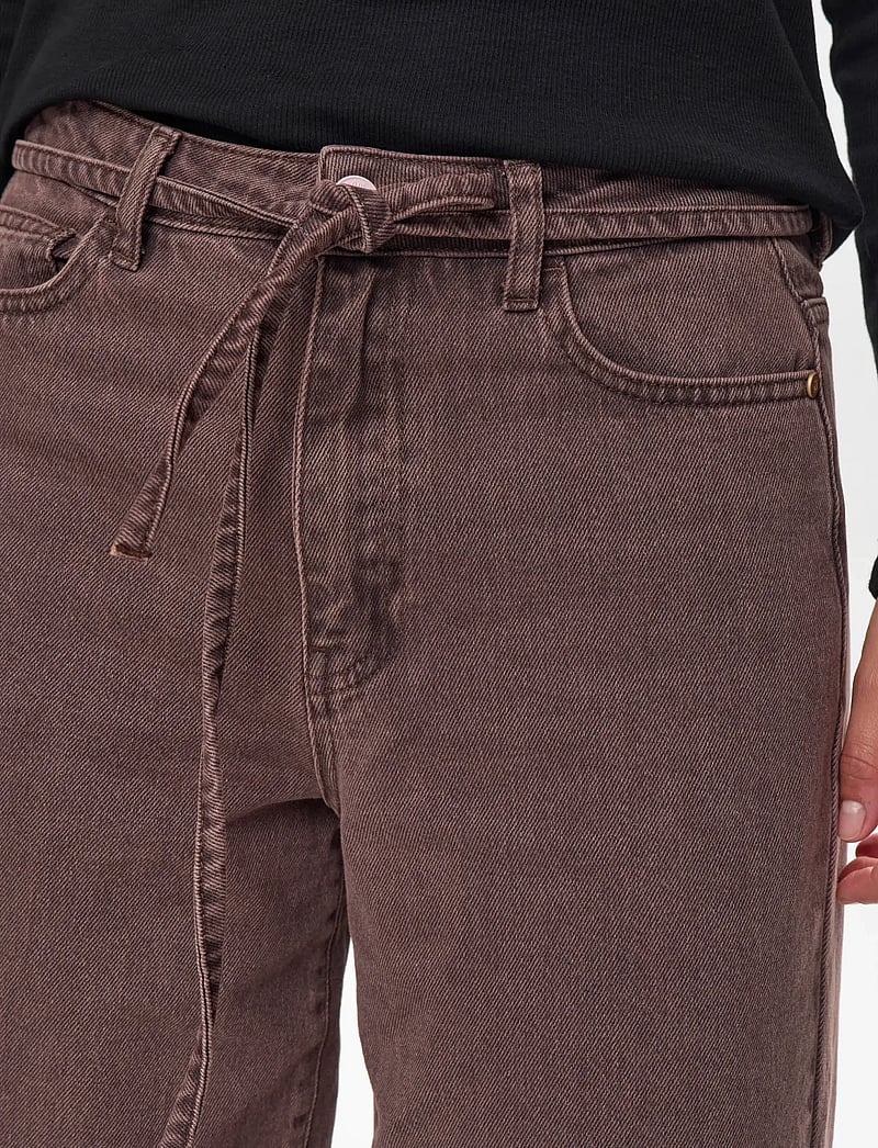 Nümph - NUBROOKLYN JEANS COLOR - raka jeans - black coffee washed - 5